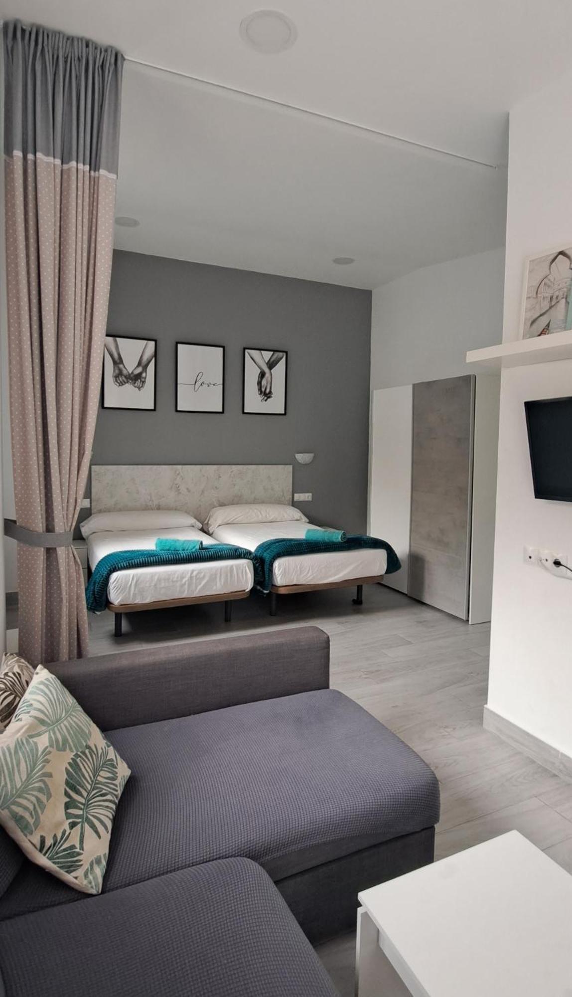 Apartamento La Loperana Malaga Luaran gambar